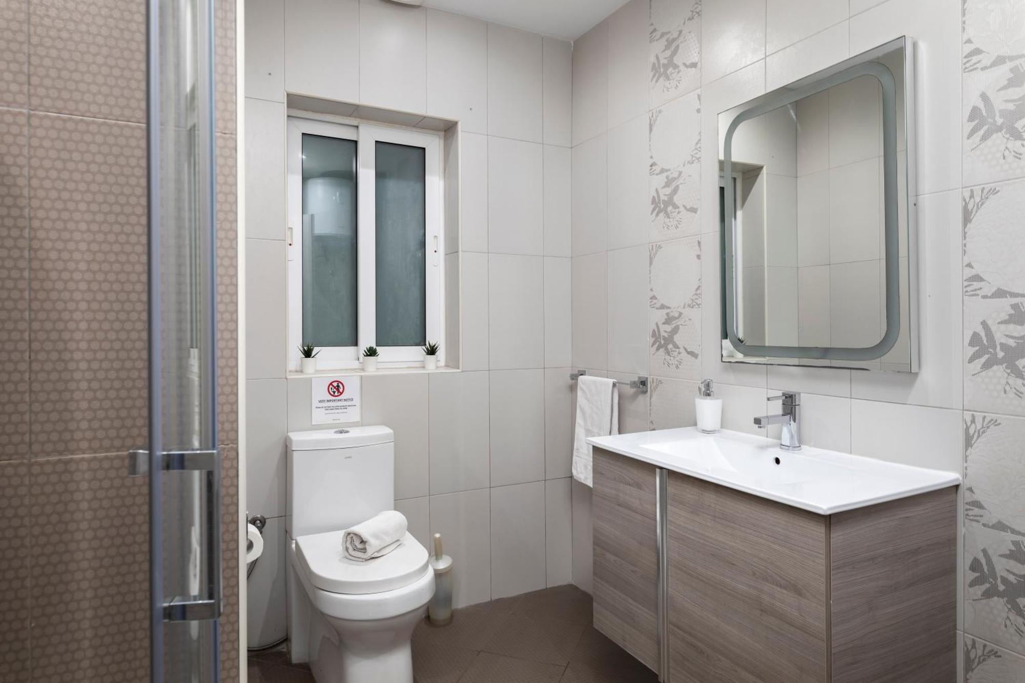 Modern 3 Bedroom & 3 Bathroom Apartment - Near Balluta Bay Saint Julian's Exterior photo